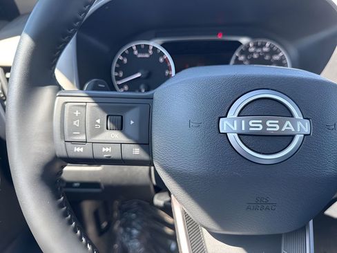 Used 2025 Nissan Rogue SV FWD image 14