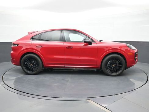 Certified 2025 Porsche Cayenne Coupe AWD/4WD image 23
