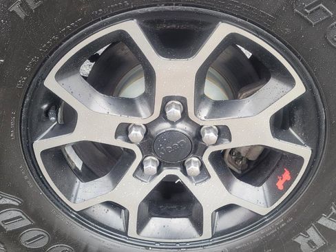 Used 2018 Jeep Wrangler Unlimited Rubicon w/ Dual Top Group image 41