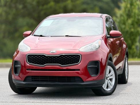 Used 2018 Kia Sportage LX FWD image 2
