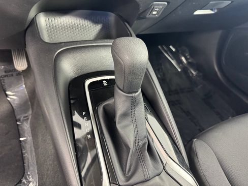Used 2025 Toyota Corolla LE FWD image 21