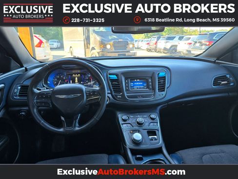 Used 2015 Chrysler 200 S w/ Comfort Group image 11