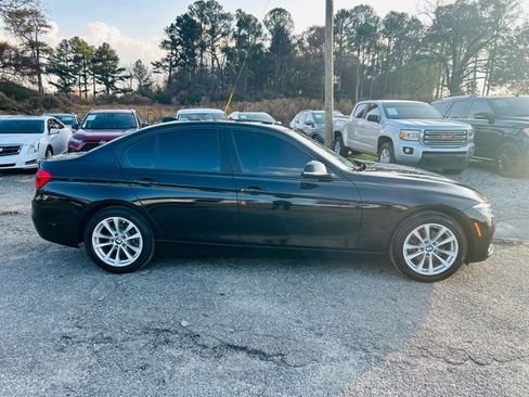 Used 2018 BMW 320i xDrive Sedan w/ Premium Package image 7