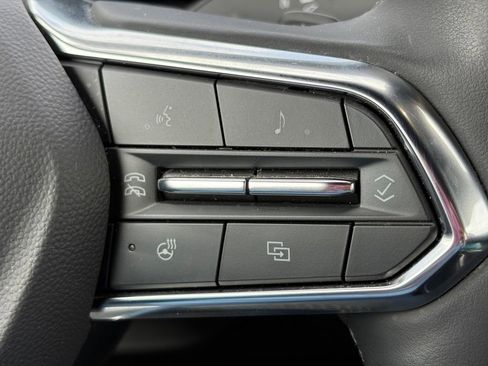 Used 2025 Chevrolet Equinox LT w/ Safety and Technology Package AWD/4WD image 12