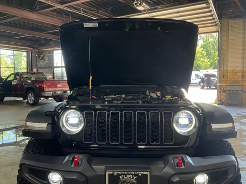 Used 2024 Jeep Wrangler Unlimited Rubicon w/ XTREMEE 35" Tire Package AWD/4WD image 33