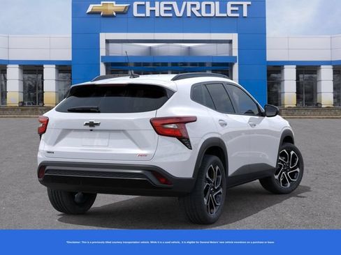 New 2026 Chevrolet Trax RS w/ Sunroof Package FWD image 5
