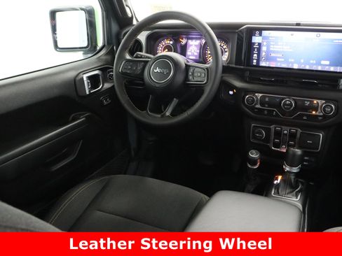 Used 2024 Jeep Gladiator Sport image 31