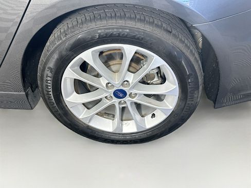 Used 2020 Ford Fusion SE FWD image 11