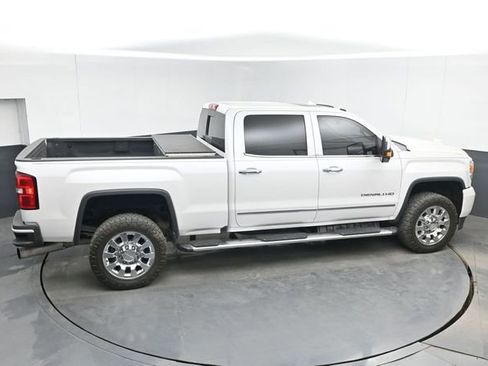 Used 2019 GMC Sierra 2500 Denali w/ Duramax Plus Package AWD/4WD image 26