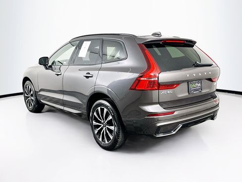 Used 2025 Volvo XC60 B5 Plus image 5