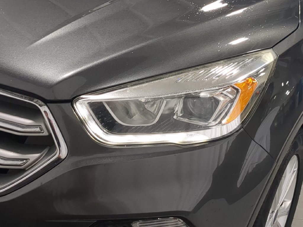 Used 2017 Ford Escape SE w/ Equipment Group 201A FWD image 14