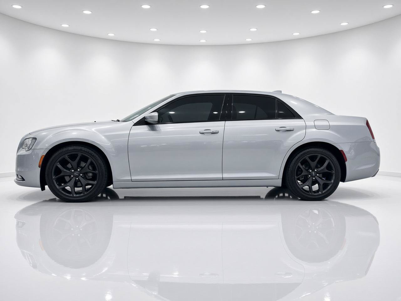 Used 2022 Chrysler 300 S RWD image 2