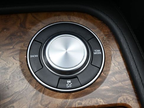 Used 2022 Nissan Armada SL RWD image 22