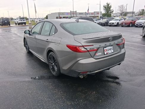 Used 2025 Toyota Camry SE FWD image 8