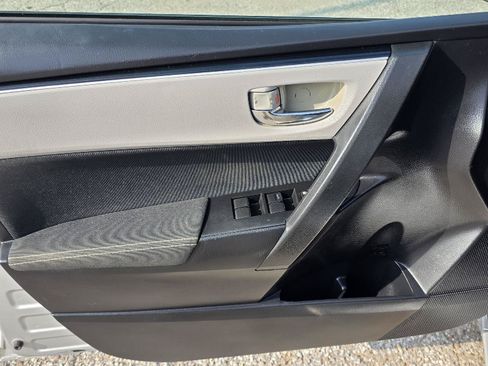 Used 2017 Toyota Corolla LE FWD image 33