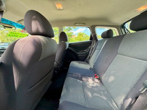 Used 2003 Toyota Matrix FWD image 13