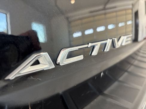 Used 2025 Ford Explorer Active AWD/4WD image 31