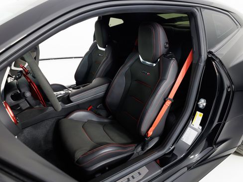 Used 2018 Chevrolet Camaro ZL1 image 15