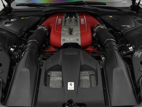 Used 2018 Ferrari 812 Superfast RWD image 54