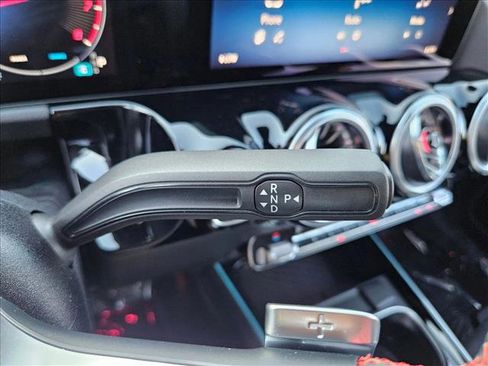 Certified 2025 Mercedes-Benz GLA 250 image 11