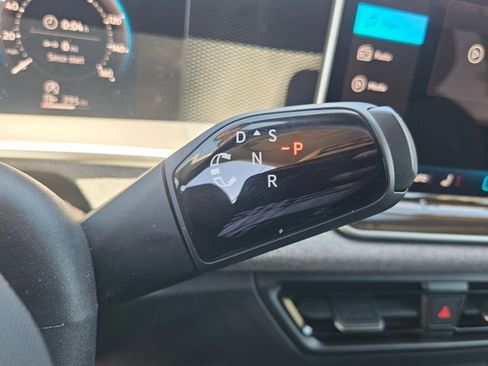 Certified 2025 Volkswagen Tiguan S FWD image 12