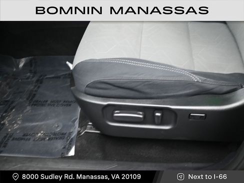 Used 2021 Toyota Tacoma TRD Off-Road image 16