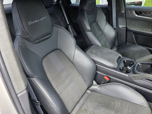 Used 2024 Porsche Cayenne Turbo GT image 28