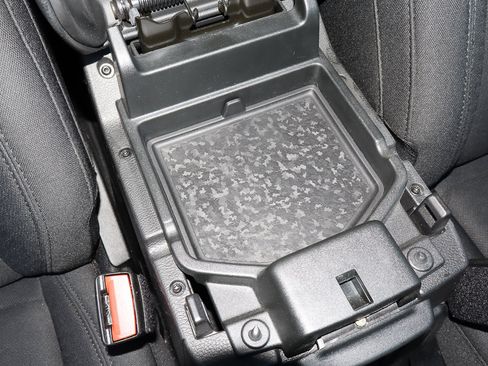 Used 2021 Jeep Wrangler Unlimited Sport S image 39