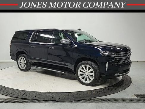 Used 2021 Chevrolet Suburban Premier w/ Premium Package AWD/4WD image 1