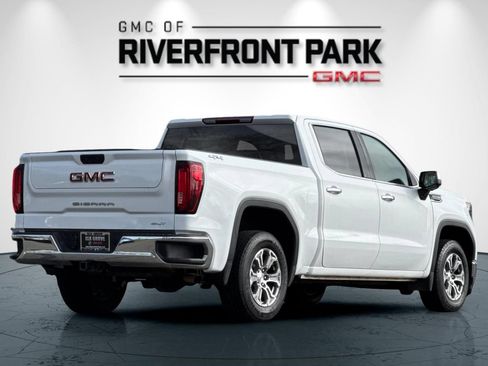 Used 2024 GMC Sierra 1500 SLT AWD/4WD image 3