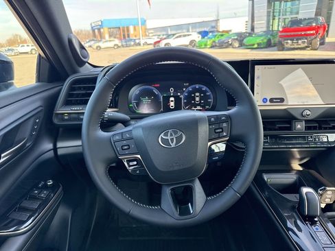 Used 2026 Toyota Crown Nightshade image 16
