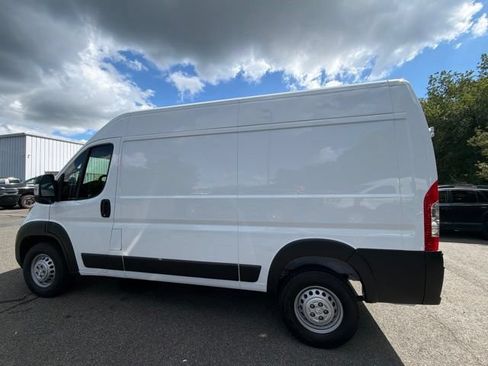Used 2025 RAM ProMaster 1500 w/ Convenience Group FWD image 8