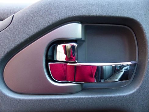 Used 2019 Nissan Frontier SL image 20