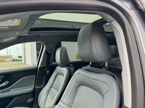 Used 2022 Lincoln Corsair AWD w/ Premium Package image 25