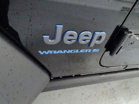Certified 2025 Jeep Wrangler Willys 4xe image 23