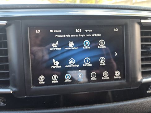 Used 2020 Chrysler Pacifica Touring-L w/ Tire & Wheel Group image 14