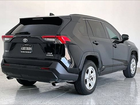 Used 2020 Toyota RAV4 XLE w/ Convenience Package AWD/4WD image 14
