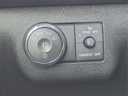 Used 2016 Chevrolet Traverse LT image 21