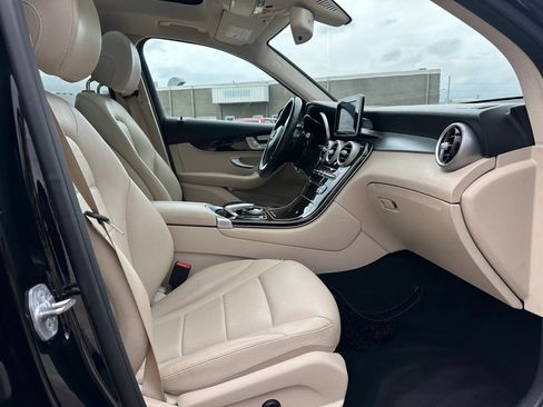 Used 2016 Mercedes-Benz GLC 300 w/ Premium Package image 22