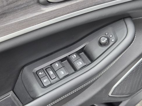 Certified 2022 Jeep Grand Cherokee L Limited RWD image 21