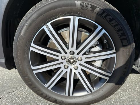 Used 2025 Mercedes-Benz GLE 450 4MATIC image 9