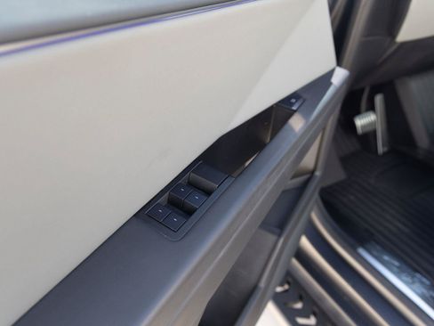 Used 2025 Tesla Cybertruck AWD Crew Cab image 17