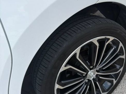 Used 2014 Toyota Corolla S FWD image 18