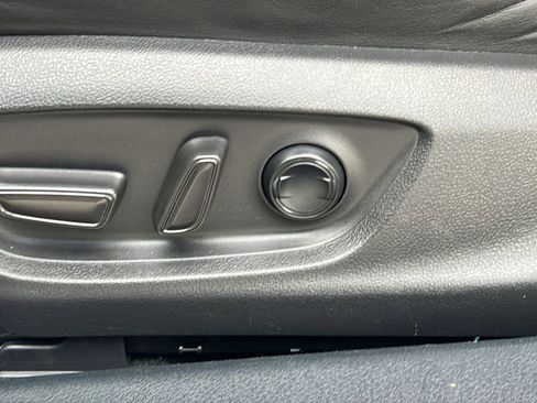 Certified 2022 Toyota Avalon XLE FWD image 15