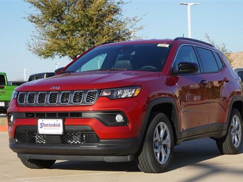 New 2026 Jeep Compass Latitude image 3