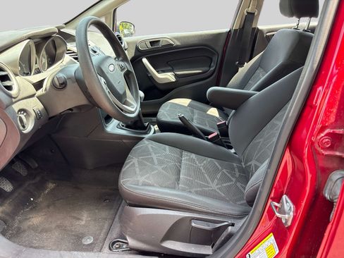 Used 2013 Ford Fiesta SE FWD image 8