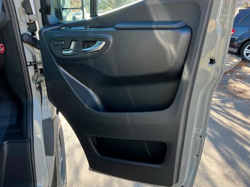 New 2025 Mercedes-Benz Sprinter 2500 image 21