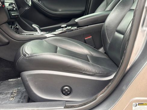 Used 2018 INFINITI QX30 Premium w/ Navigation Package image 24