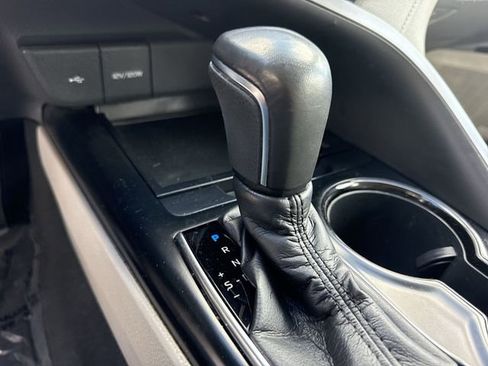 Used 2020 Toyota Camry SE w/ Convenience Package image 20