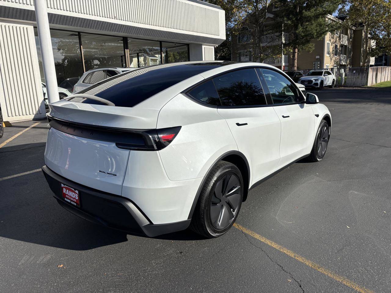 Used 2026 Tesla Model Y Long Range AWD/4WD image 10